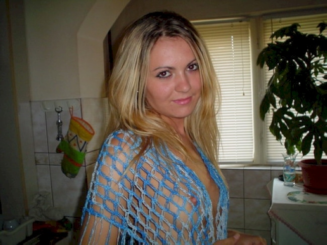 Femme infidèle sexy recherche un coquin